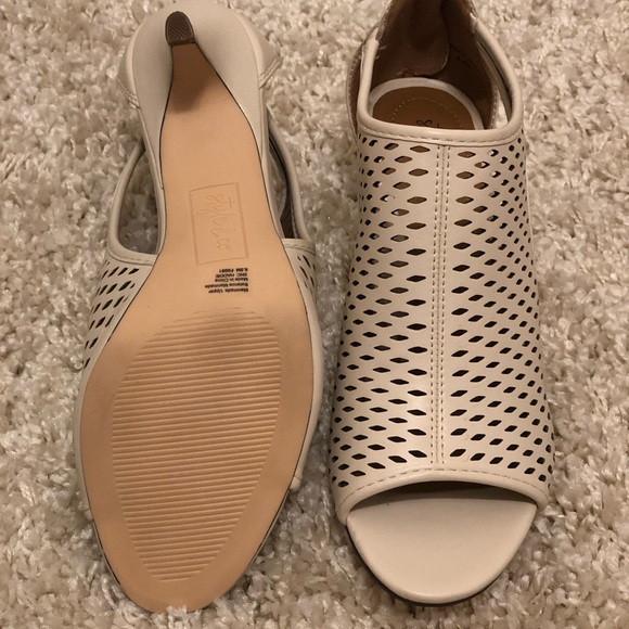 NEW Style & Co Cream Heels - Picture 5 of 5